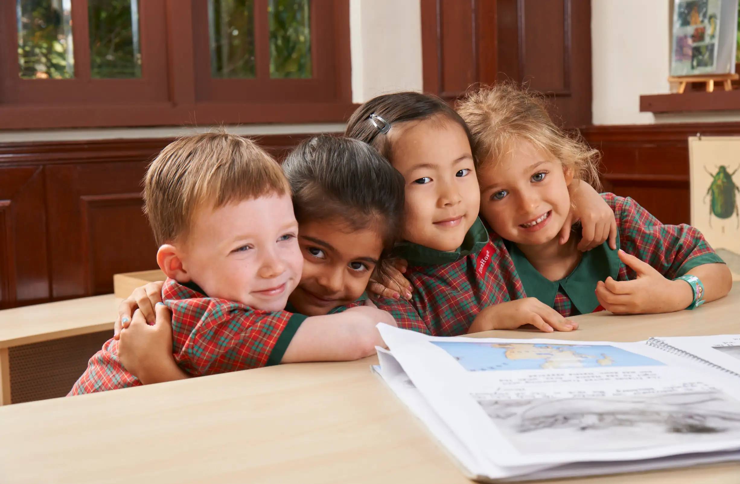 bookaschooltour_bg_img